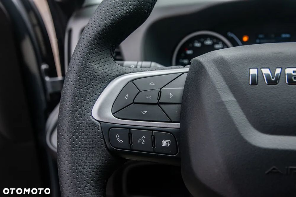 Iveco Daily 70C18HA8/P Hi-Matic Autolaweta Pomoc Drogowa 3.0 180KM - 29