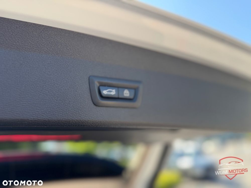 BMW X1 xDrive20i Advantage - 24