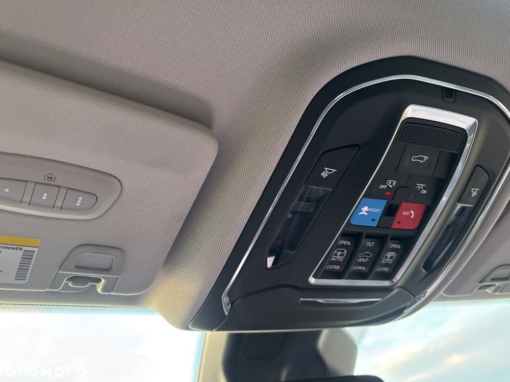 Jeep Grand Cherokee - 23