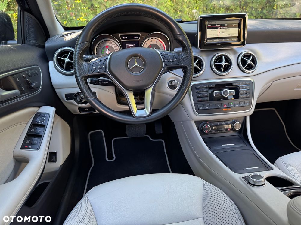 Mercedes-Benz GLA 250 4Matic 7G-DCT AMG Line - 22
