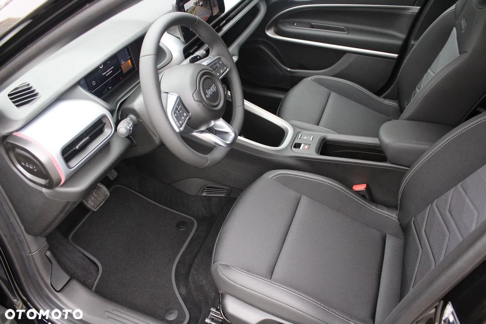 Jeep Avenger 1.2 T3 mHEV Summit FWD eDCT6 - 10