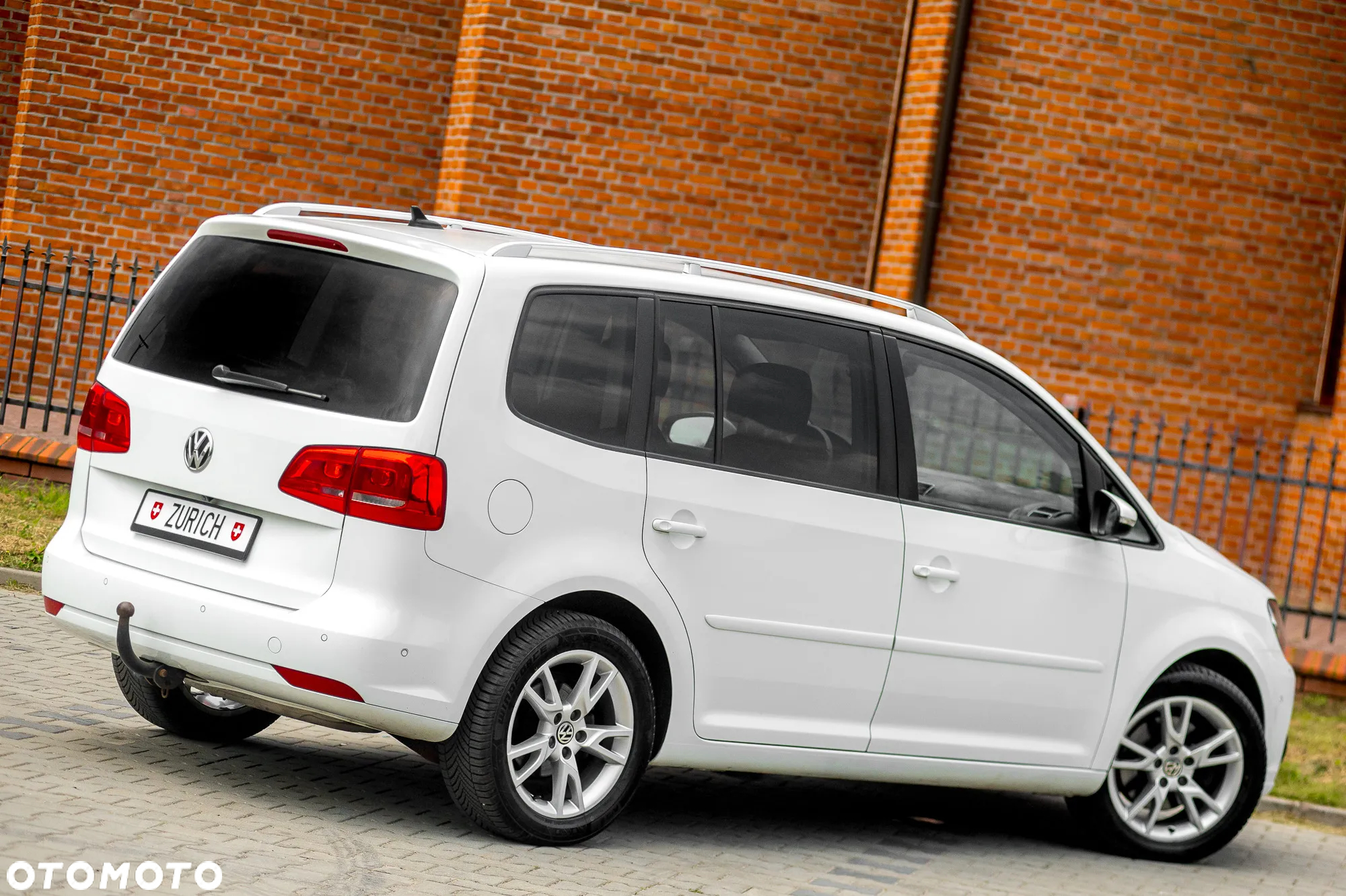 Volkswagen Touran 1.4 TSI DSG Cup - 4