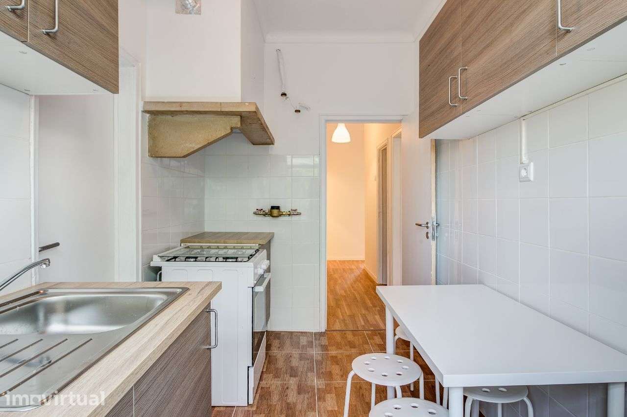 Apartamento T3+1 - Junto ao Metro do Lumiar - Grande imagem: 2/19