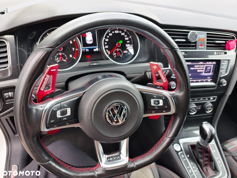 Volkswagen Golf - 12