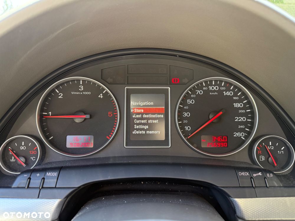 Audi A4 Avant 1.9 TDI quattro - 27