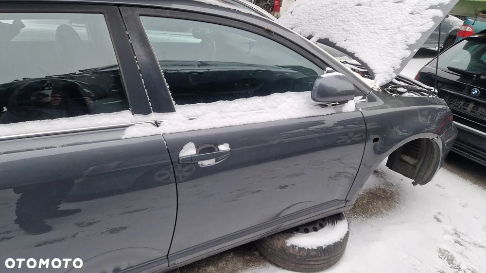 TOYOTA AVENSIS T25 DRZWI PRAWY PRZÓD - 1