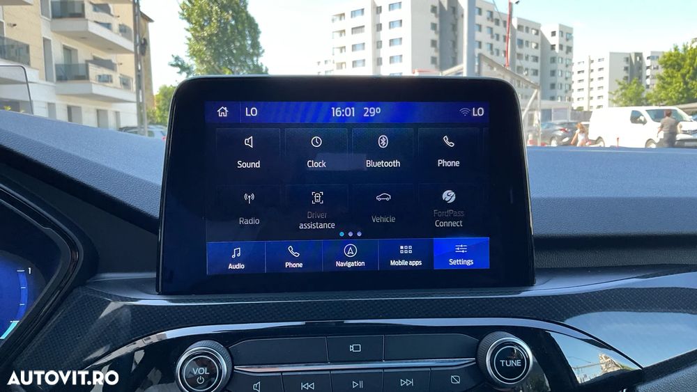 Ford Kuga - 24