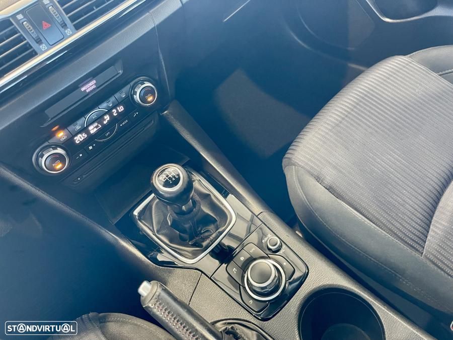 Mazda 3 Hatchback - 14