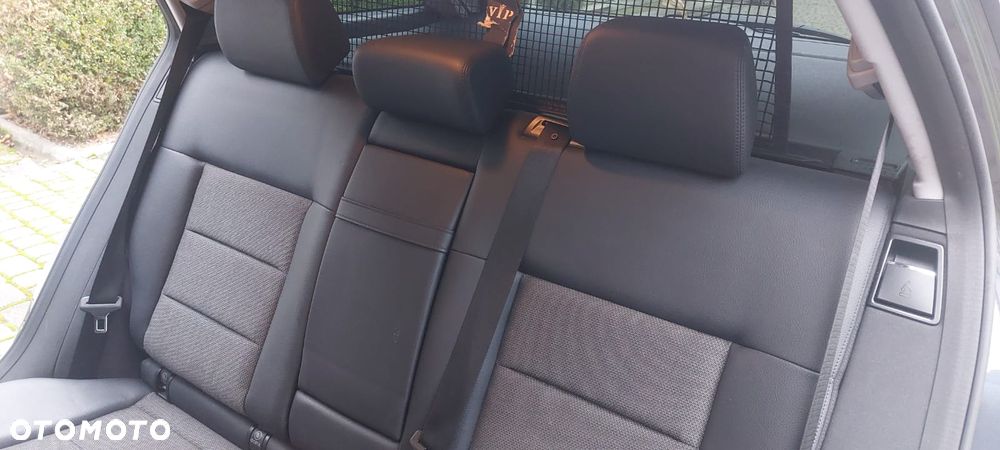 Mercedes-Benz Klasa E - 31