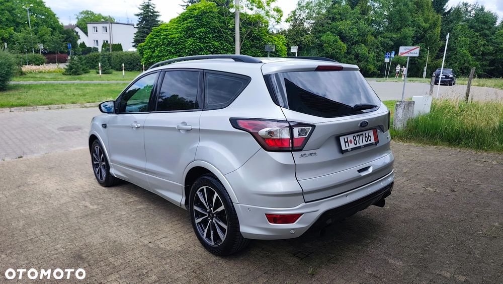 Ford Kuga 1.5 EcoBoost 2x4 ST-Line - 36