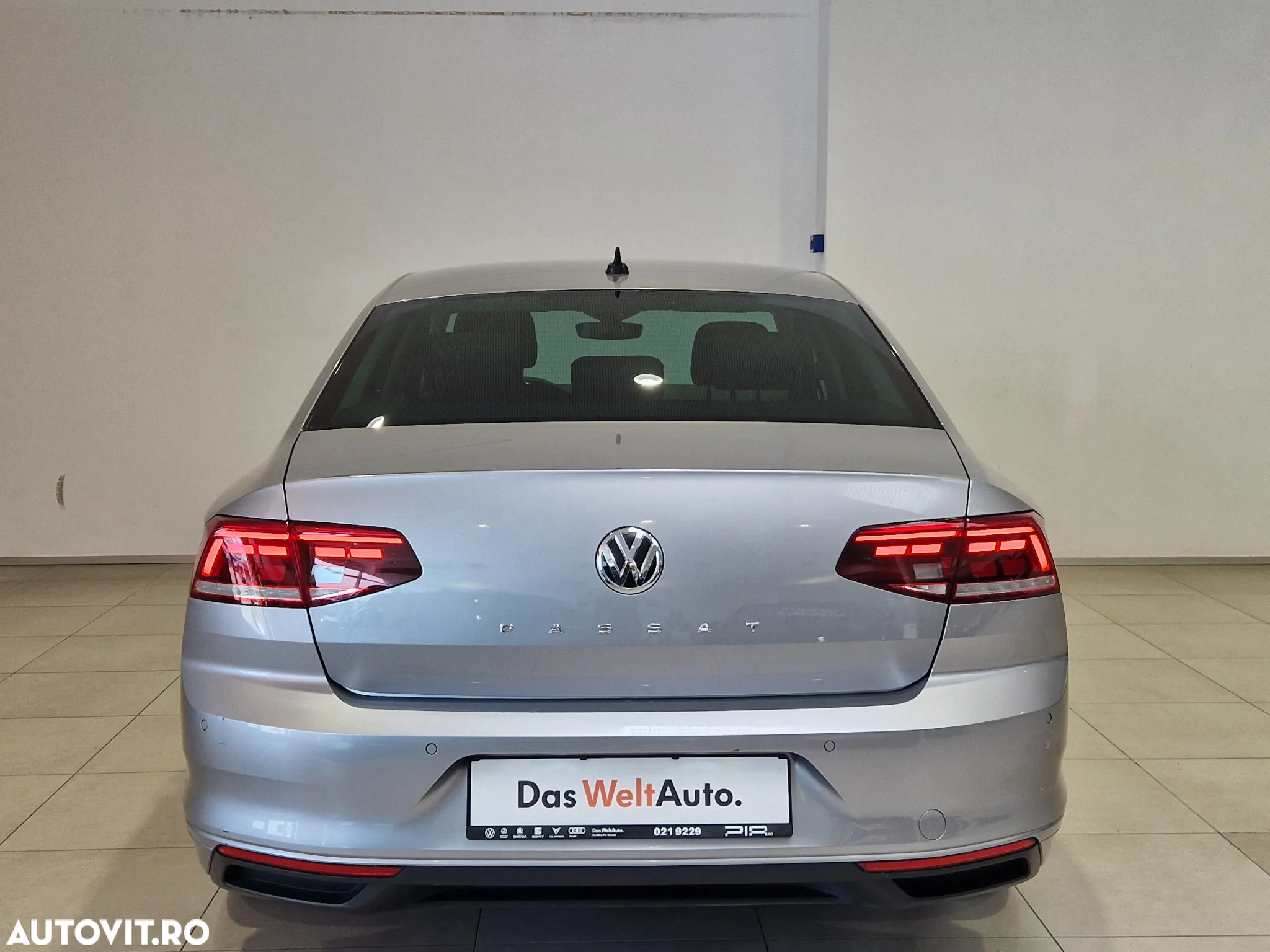 Volkswagen Passat 2.0 TDI DSG Comfortline - 8