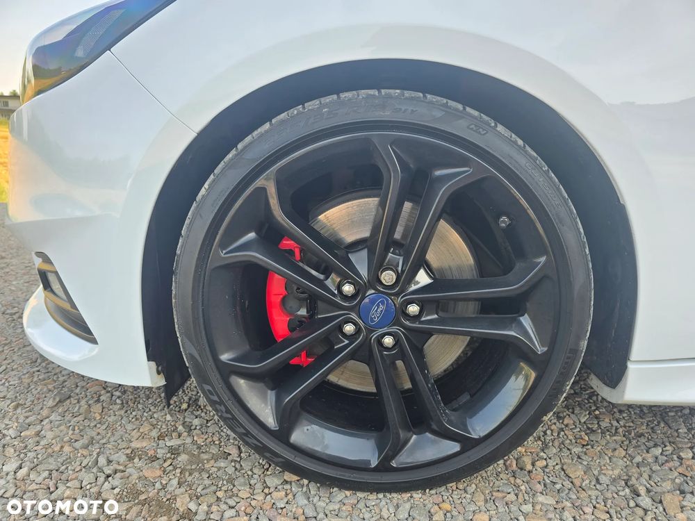 Ford Focus 2.0 EcoBoost ST mit Leder-Sport-Paket - 13