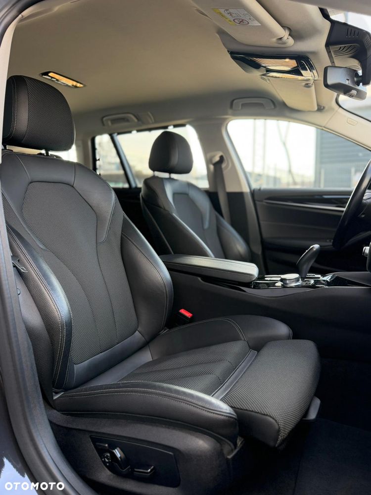 BMW Seria 5 530i Sport Line - 10