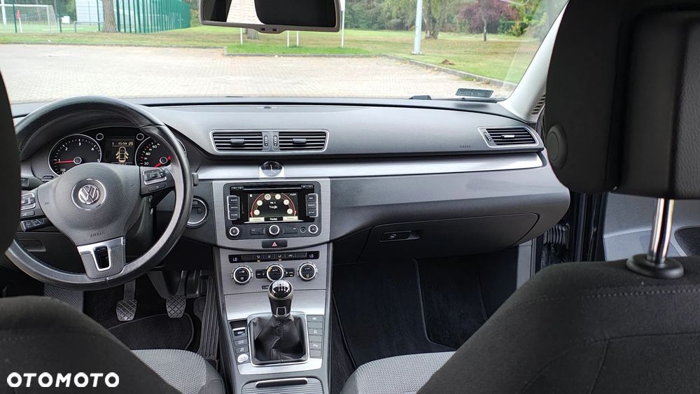 Volkswagen Passat 2.0 TDI Comfortline - 10
