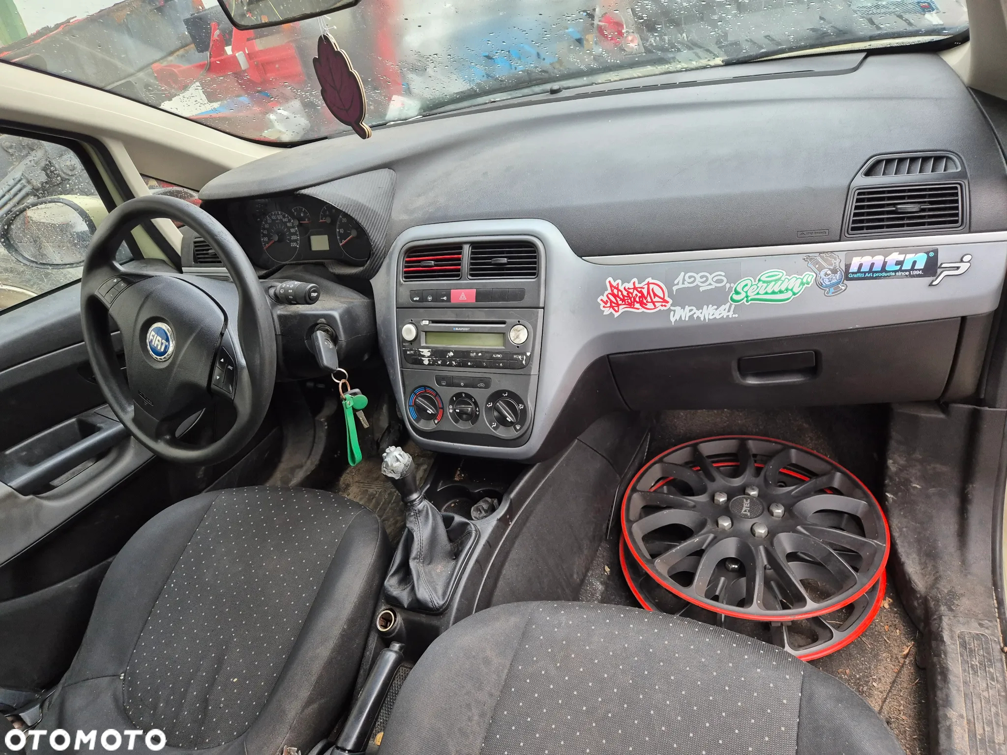 FIAT GRANDE PUNTO fotel fotele kanapa deska kokpit podsufitka boczek boczki klamka podłokietnik licznik prędkościomierz - 2