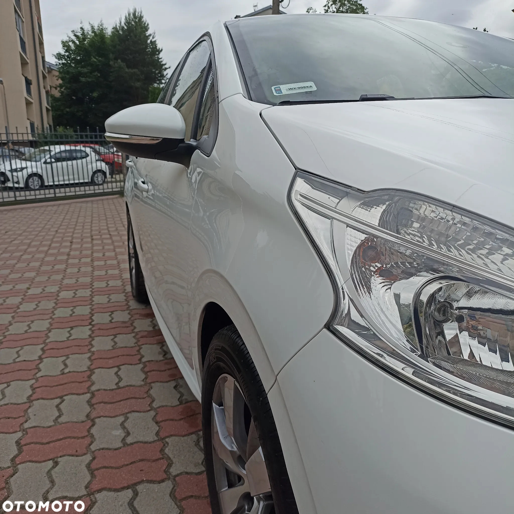 Peugeot 208 - 4