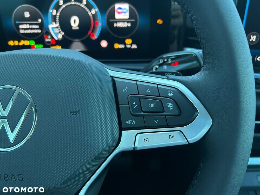 Volkswagen T-Roc - 16