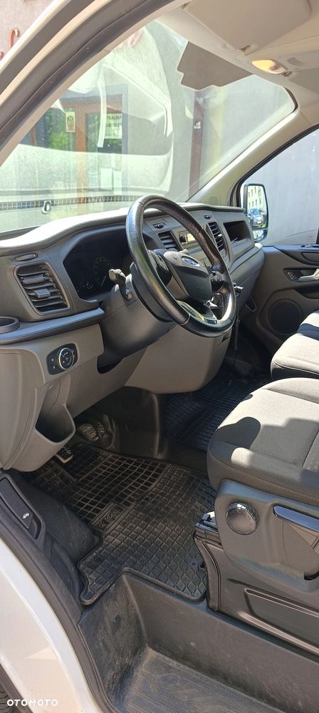 Ford Custom - 25