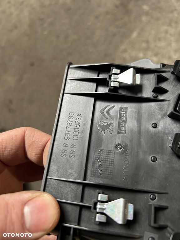 Kratka nawiewu przód prawy prawa lewa Peugeot 308 II T9 96778766 - 10