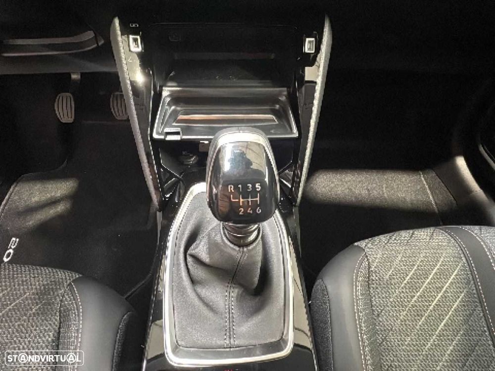 Peugeot 208 1.2 PureTech Allure - 17