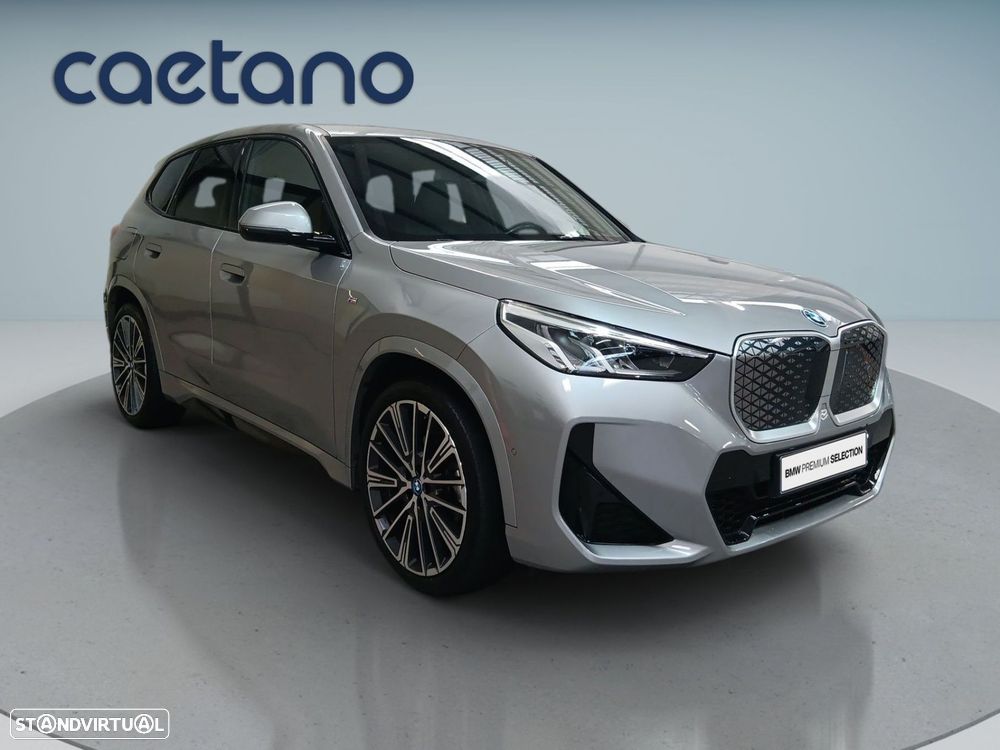 BMW iX1 eDrive20 Pack Desportivo M - 9