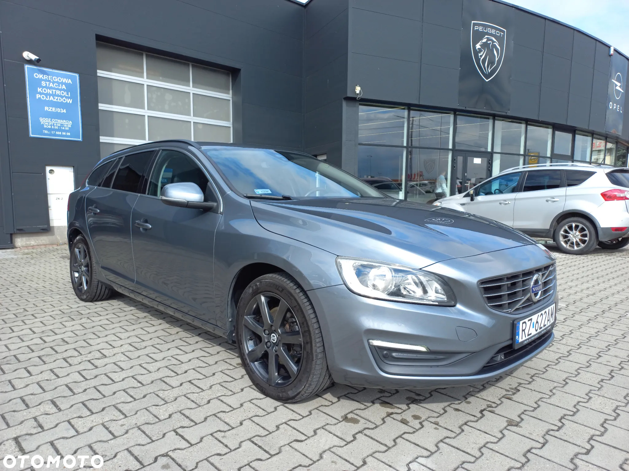 Volvo V60 D2 Drive-E R-Design Momentum - 3