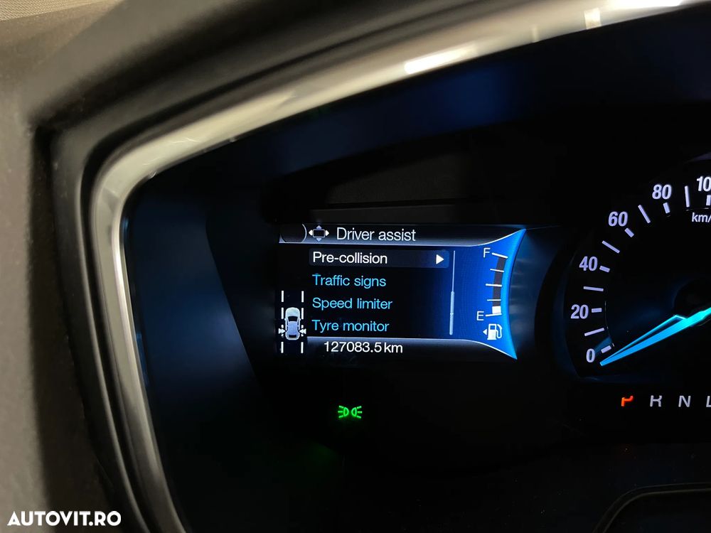 Ford Mondeo 2.0 HEV Titanium - 27