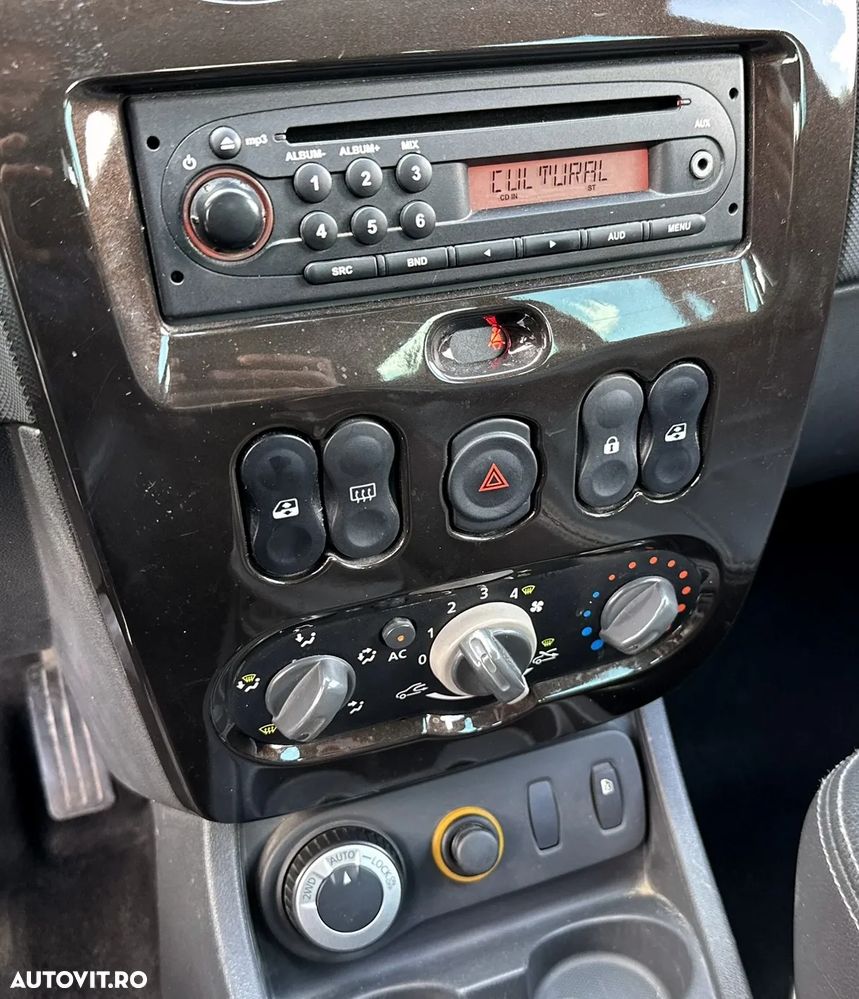 Dacia Duster dCi 110 FAP 4x4 Laureate - 13