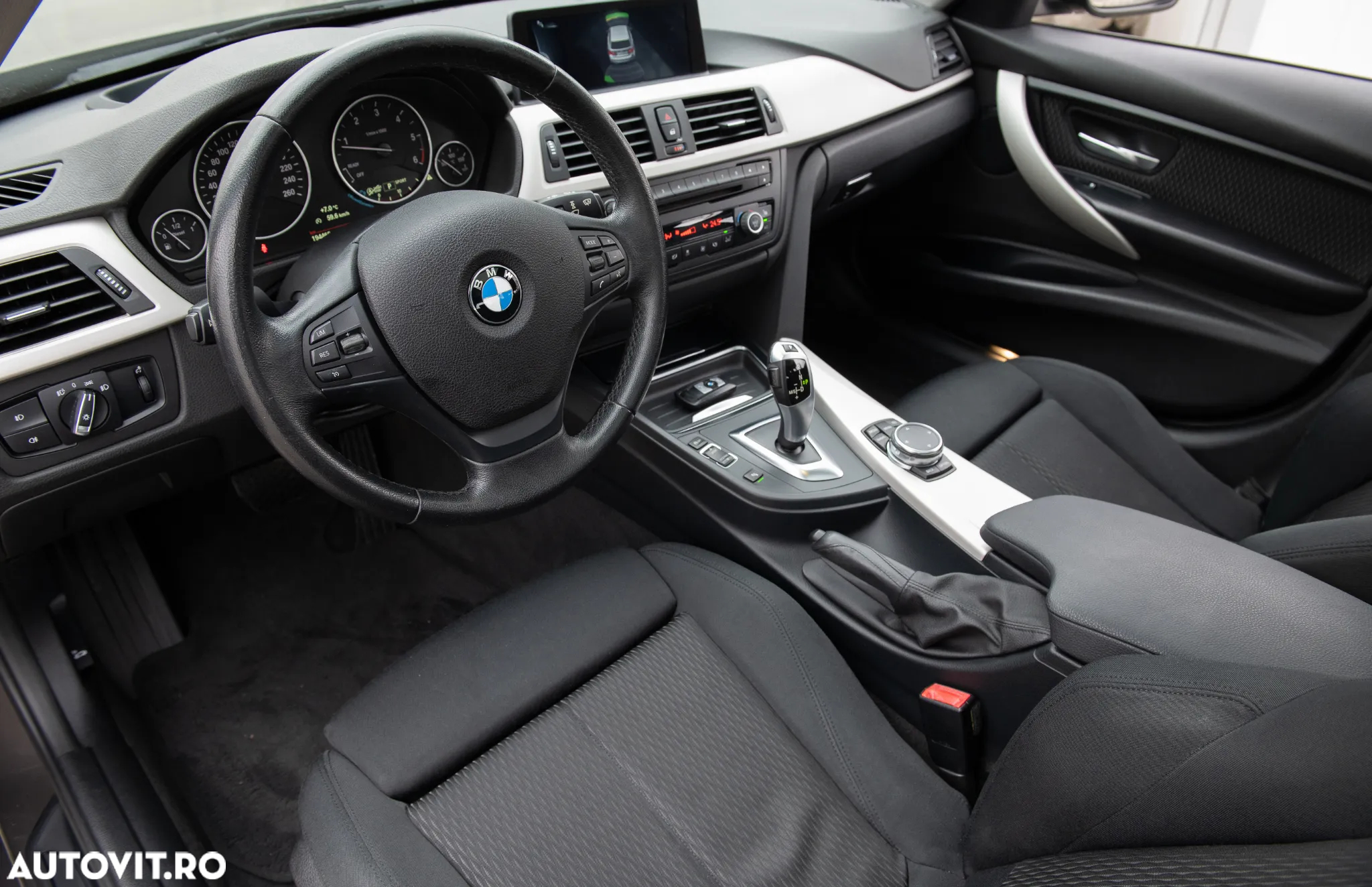 BMW Seria 3 320d Touring Aut. - 25