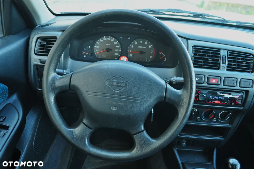 Nissan Almera - 15