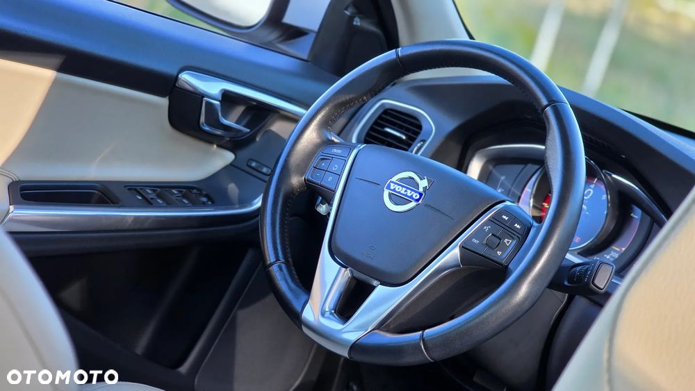 Volvo S60 T5 Drive-E Dynamic Edition (Momentum) - 27