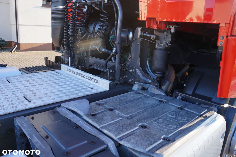 Volvo FH 4 EURO 6 GLOBETROTTER NISKI PRZEBIEG PEŁEN SERWIS - 8