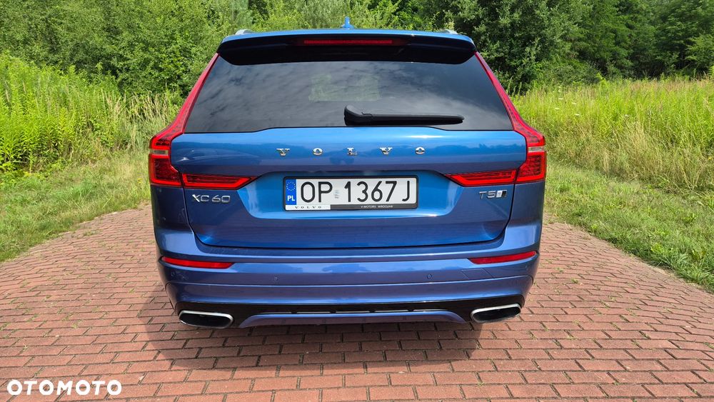 Volvo XC 60 T5 AWD R-Design - 3