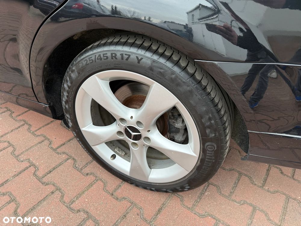 Mercedes-Benz Klasa C 220 CDI DPF (BlueEFFICIENCY) Elegance - 12