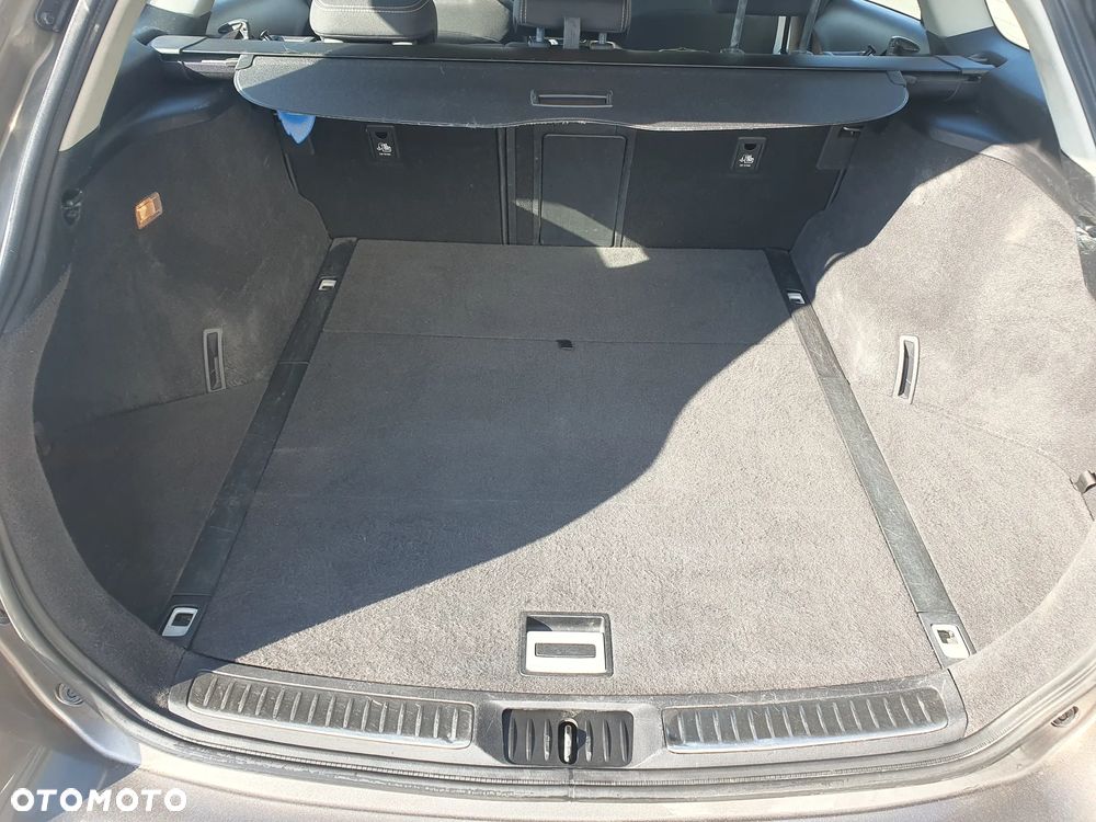 Toyota Avensis 2.0 D-4D Premium - 9