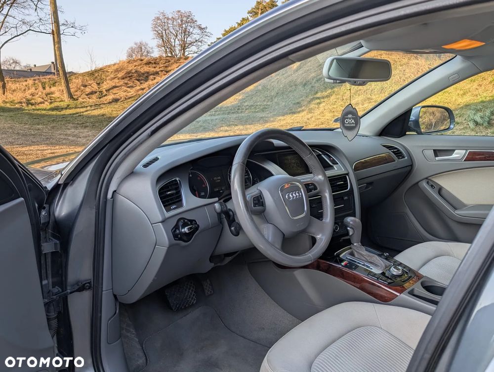 Audi A4 Limousine - 13