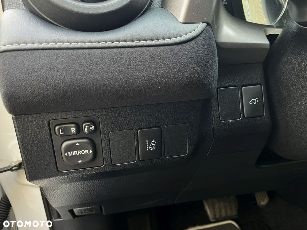 Toyota RAV4 - 16