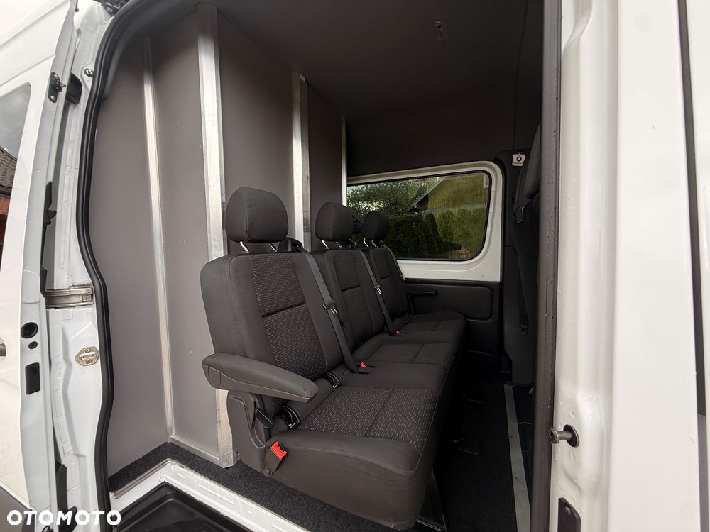 Mercedes-Benz Sprinter - 12