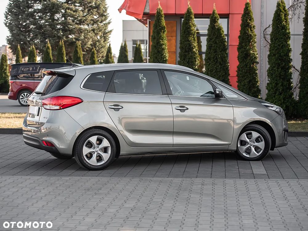 Kia Carens 1.7 CRDi M 7os - 14