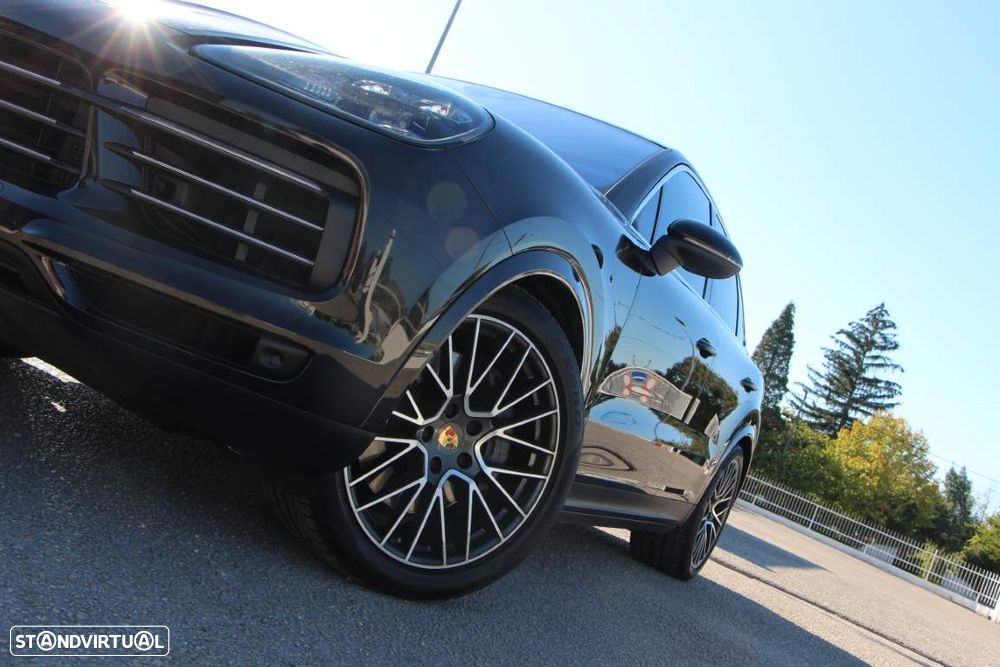 Porsche Cayenne S - 22