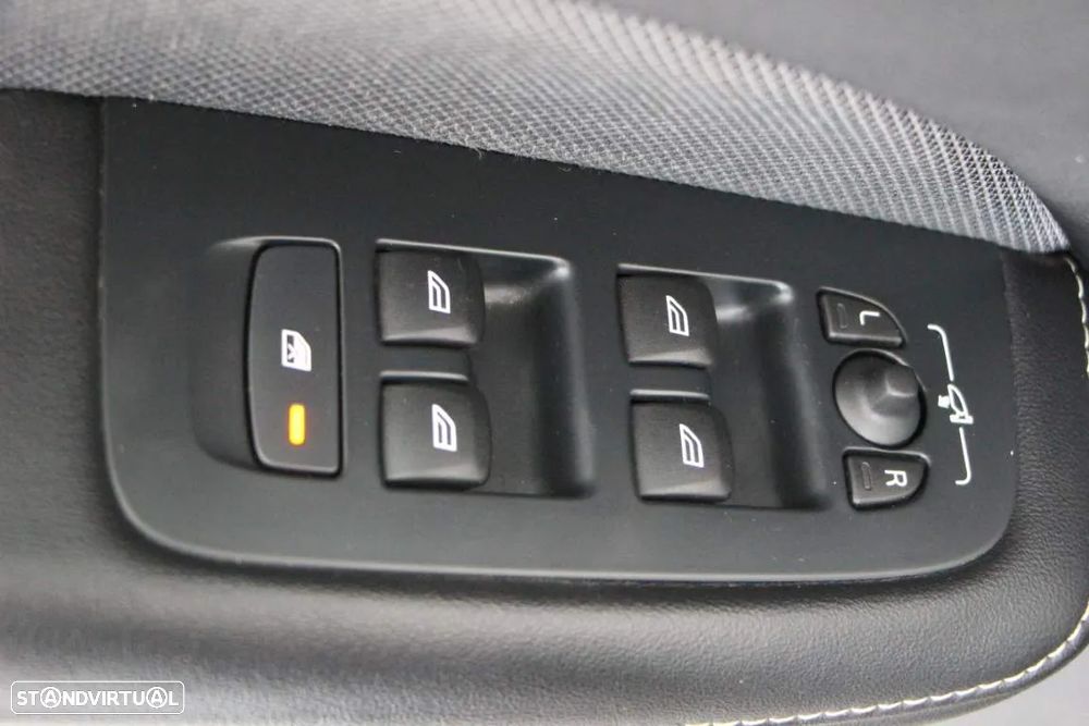 Volvo V60 2.0 T6 AWD TE R-Design - 26