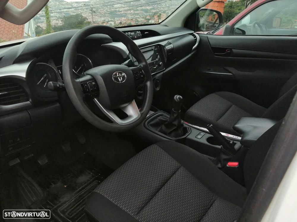 Toyota Hilux - 7