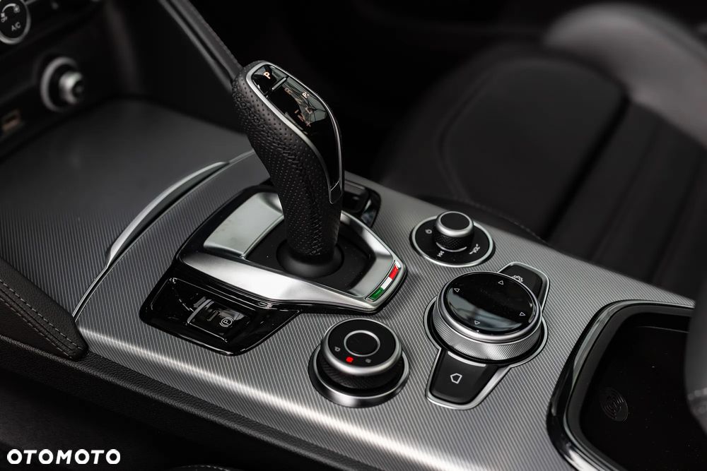 Alfa Romeo Stelvio 2.0 Turbo Veloce Q4 - 23