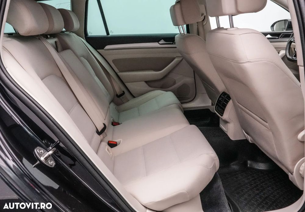 Volkswagen Passat 2.0 TDI DSG Highline - 16
