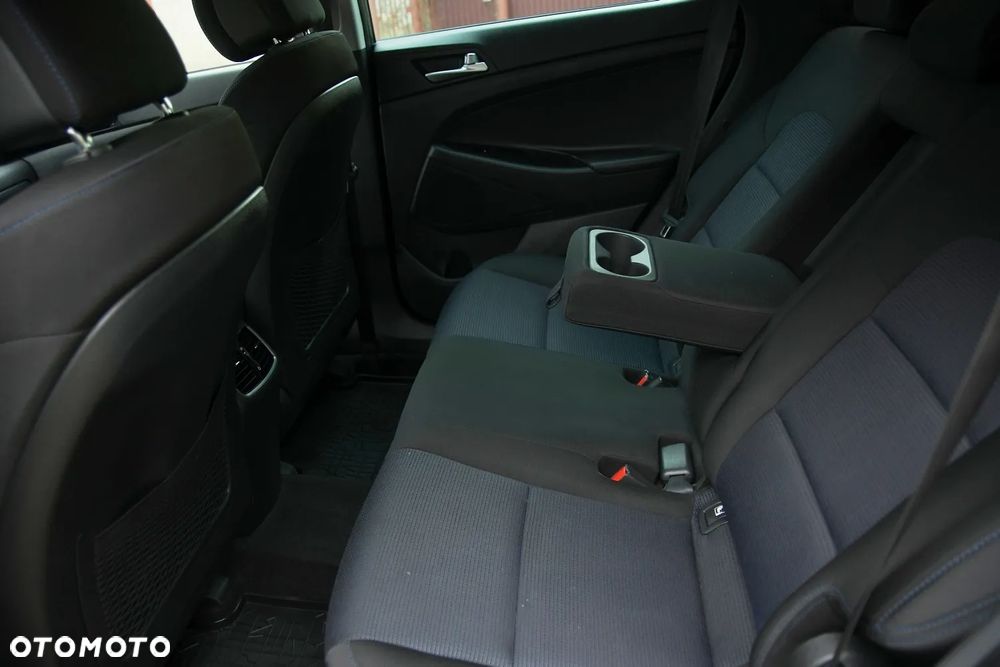 Hyundai Tucson 1.6 GDI BlueDrive Style 2WD - 23