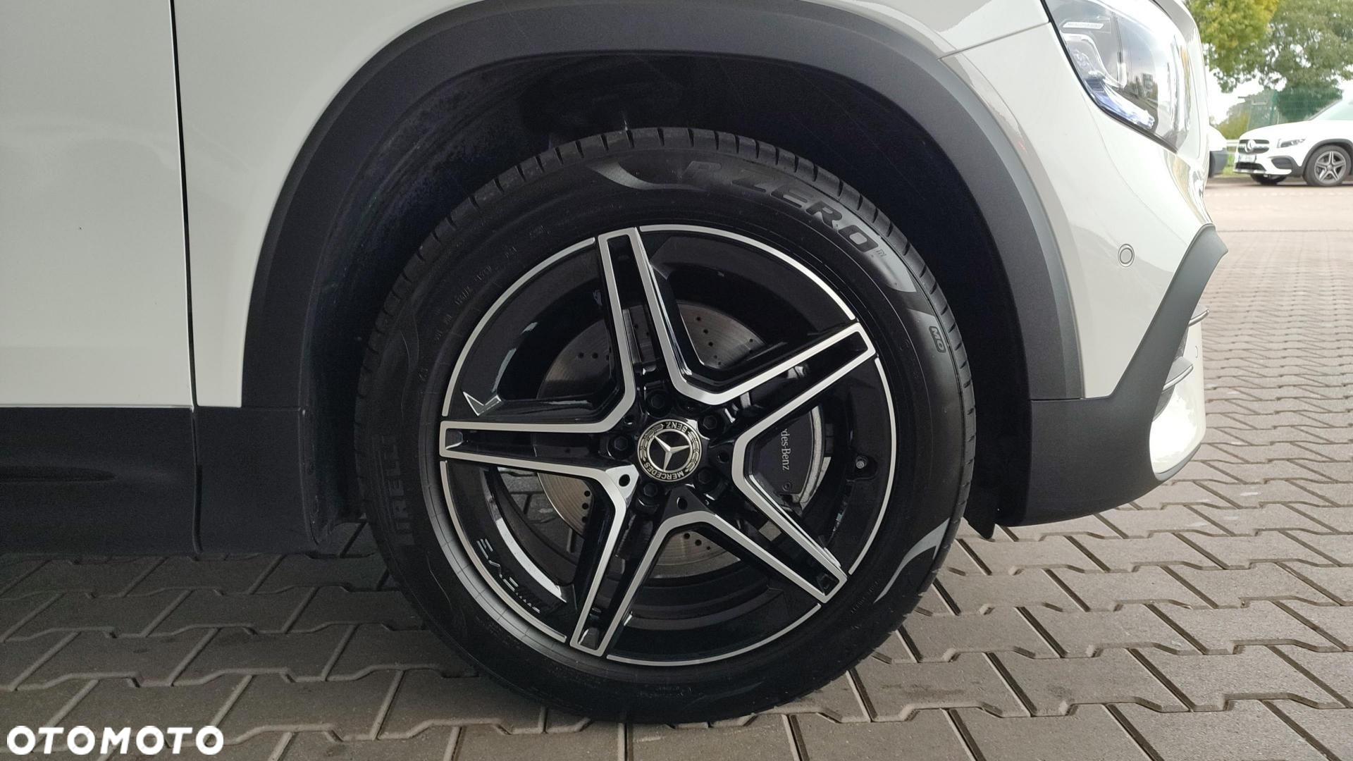 Mercedes-Benz GLB - 17