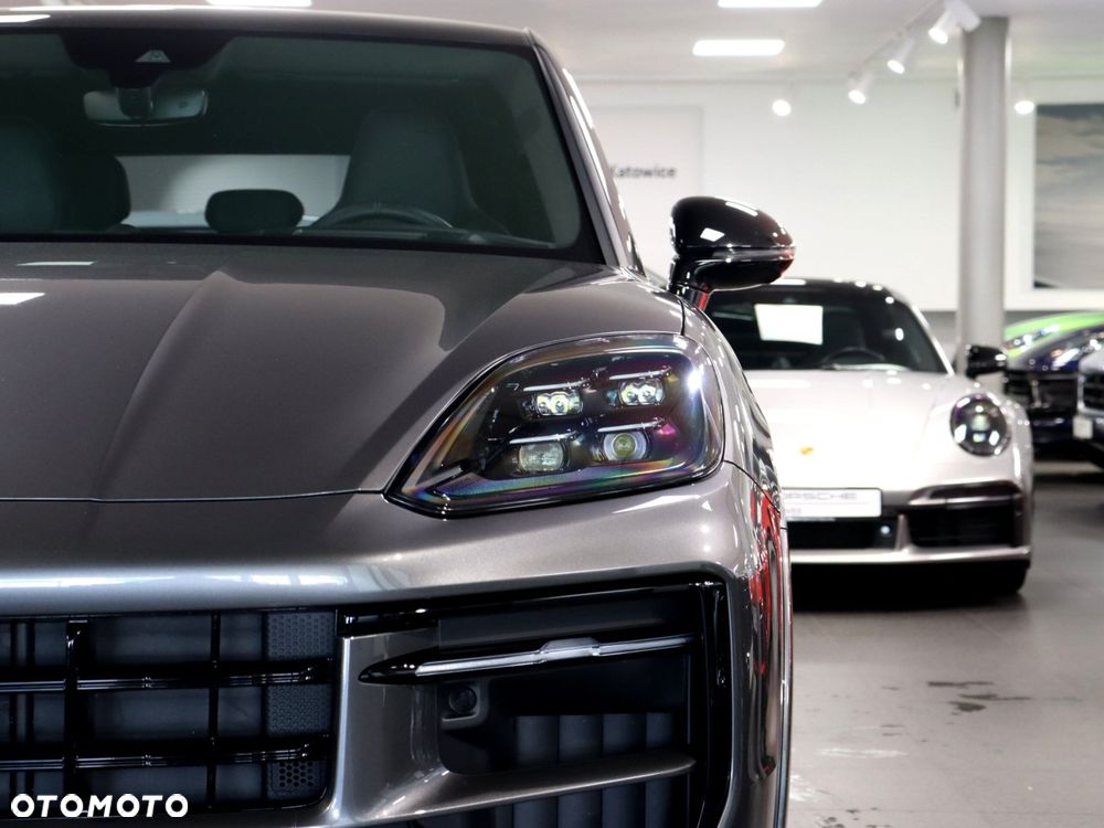 Porsche Cayenne GTS - 9