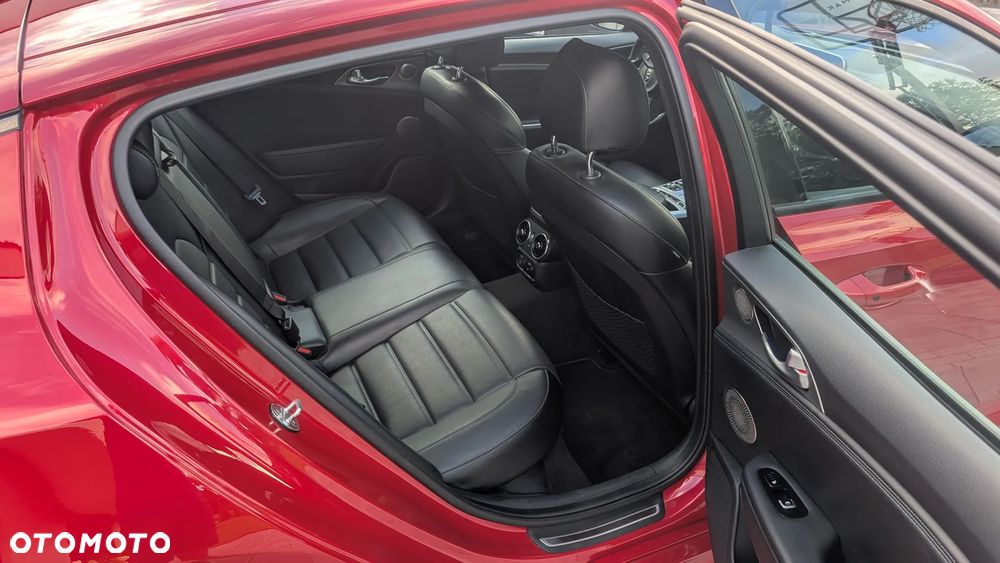 Kia Stinger 3.3 T-GDI V6 GT AWD - 16