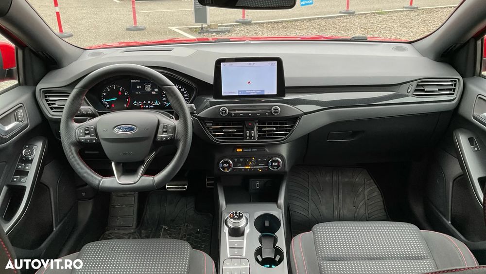 Ford Focus 1.5 Ecoboost ST-Line - 9