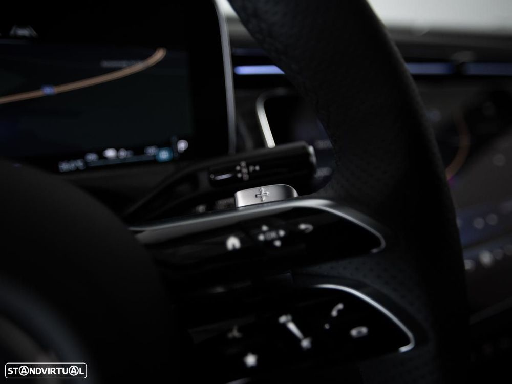 Mercedes-Benz E 300 e Station - 23